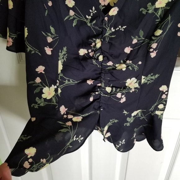 Blouse, blue floral, ladies size medium, new with tags - Picture 2 of 7